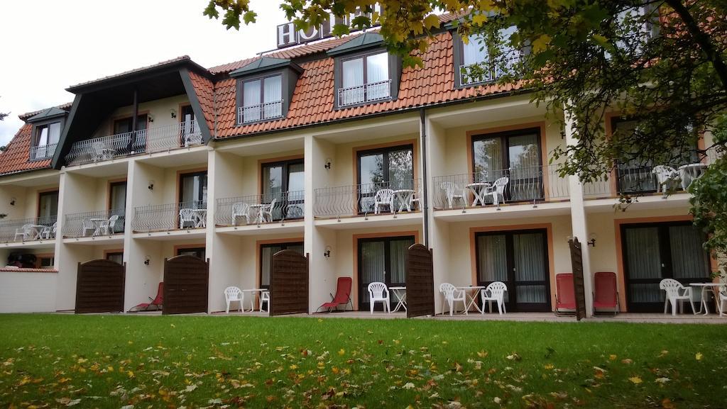 Landhotel Vierjahreszeiten Бад-Кенігсгофен Екстер'єр фото